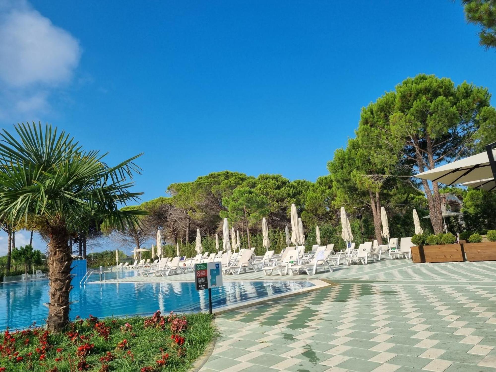Modern Villas At Perla Resort Durrës Esterno foto