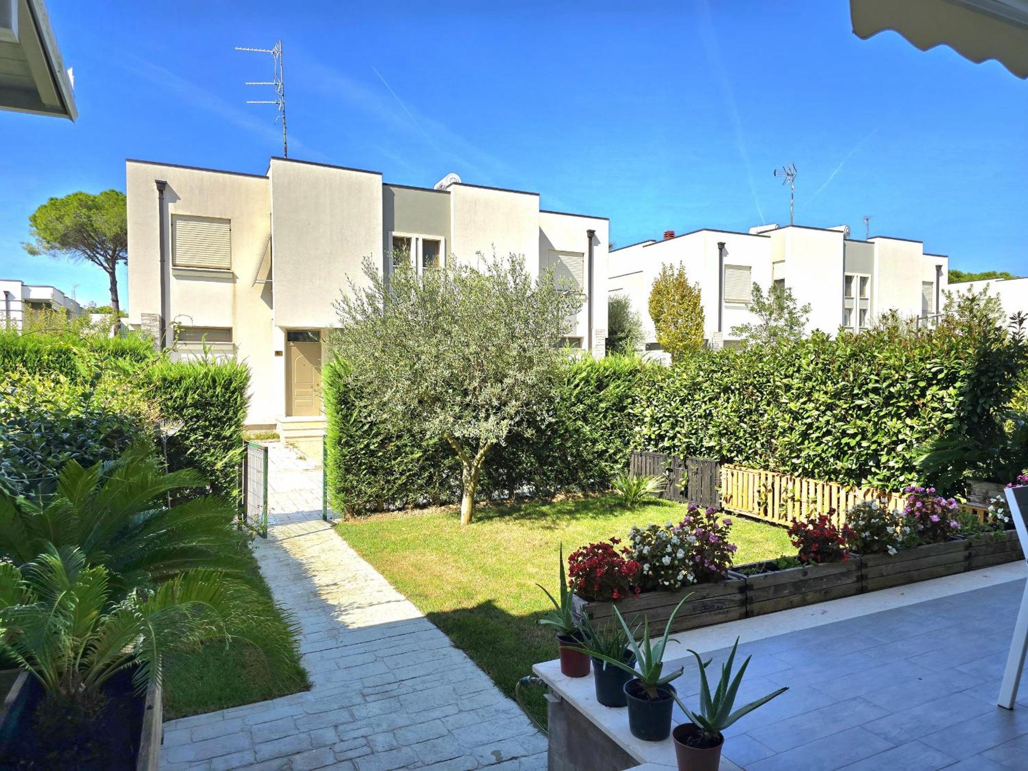 Modern Villas At Perla Resort Durrës Esterno foto