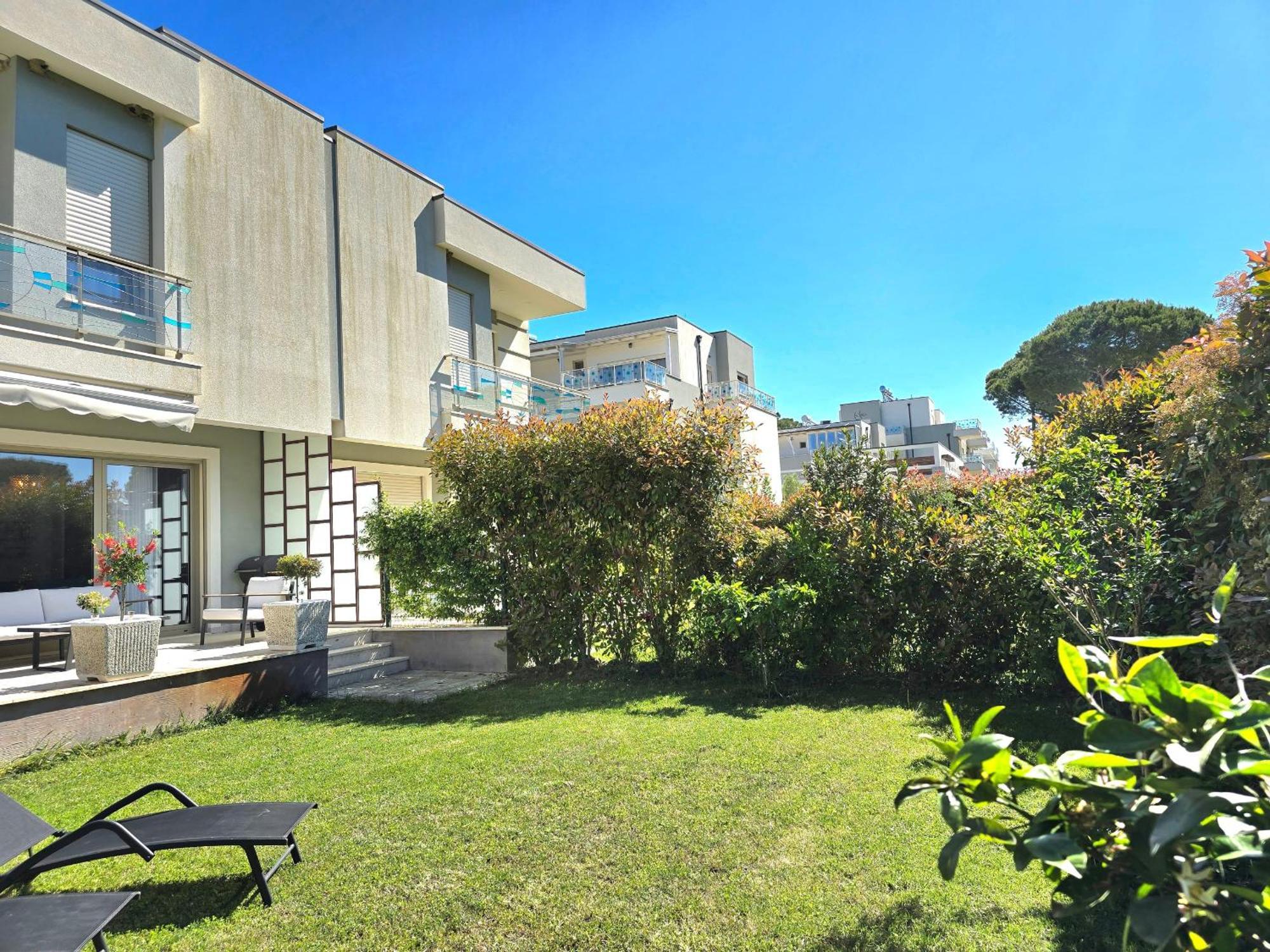 Modern Villas At Perla Resort Durrës Esterno foto