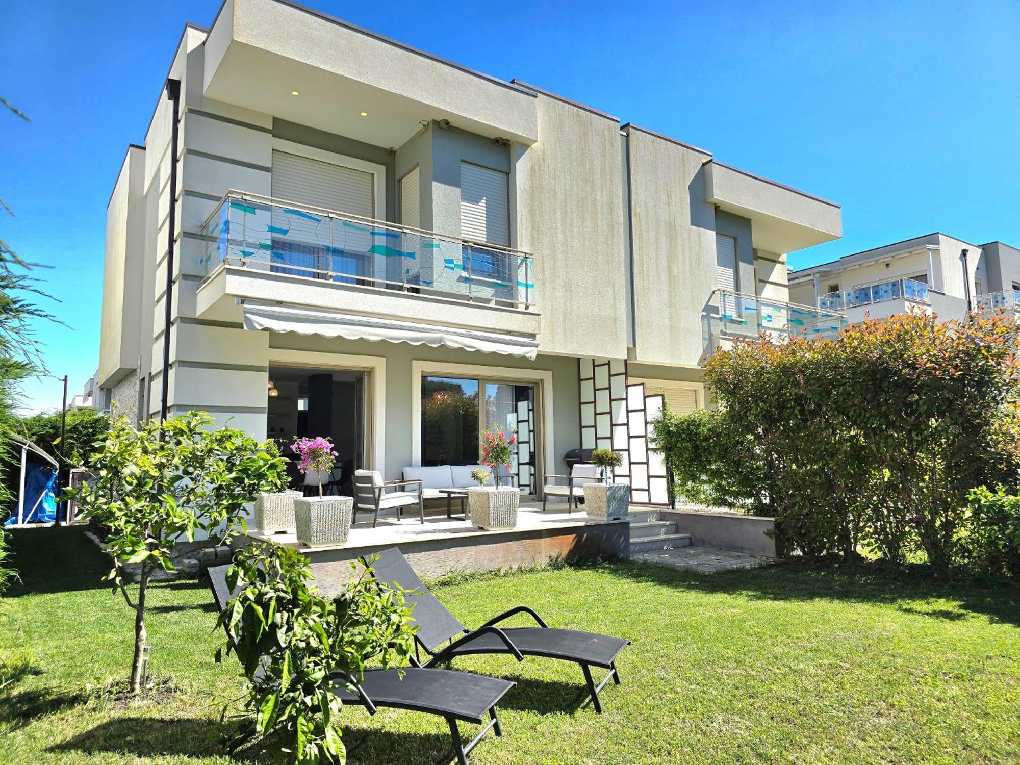 Modern Villas At Perla Resort Durrës Esterno foto